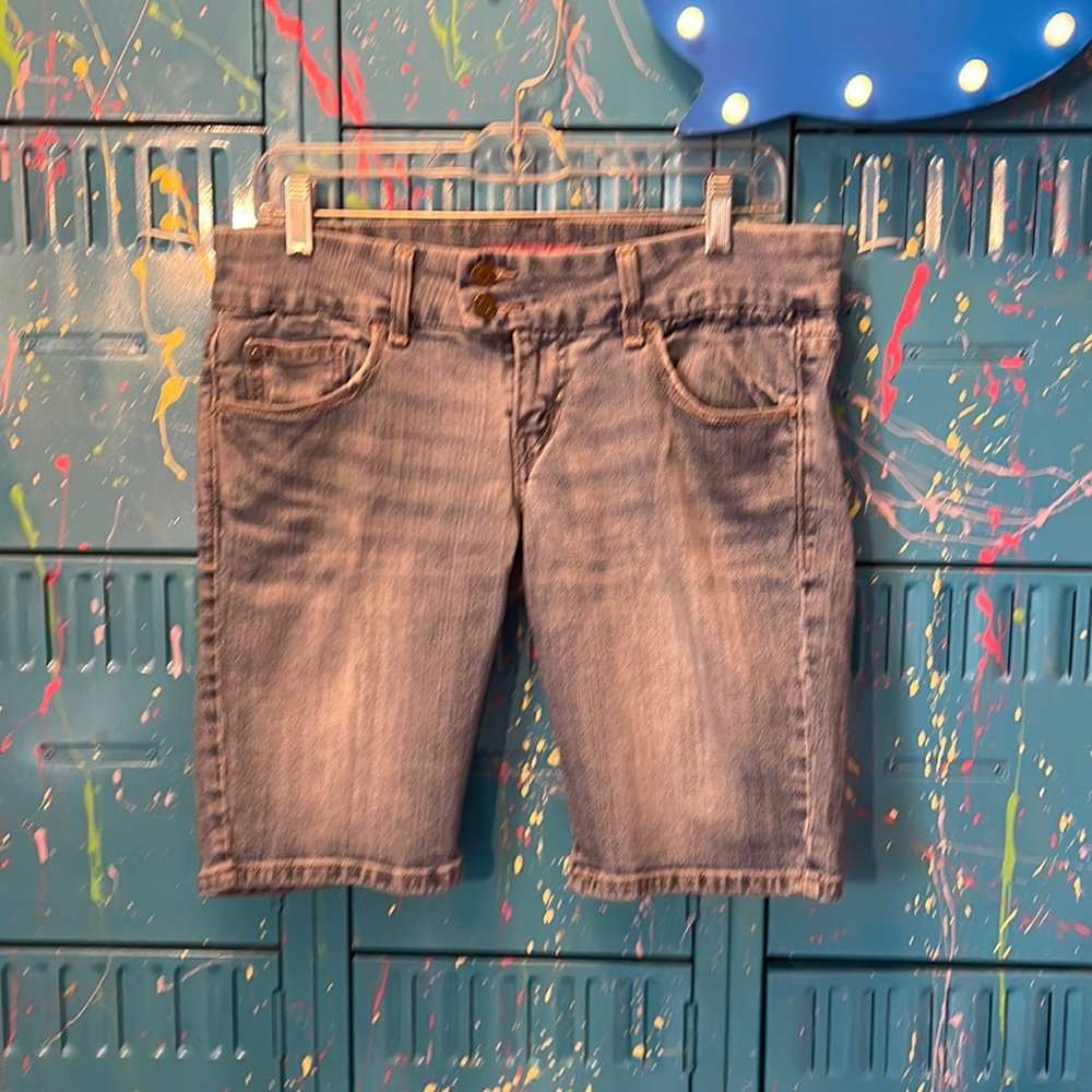 Levi’s Super Low 524’s. Junior size 9. W516